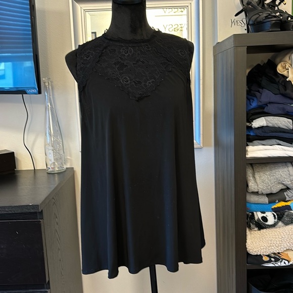 Torrid top - Picture 2 of 8